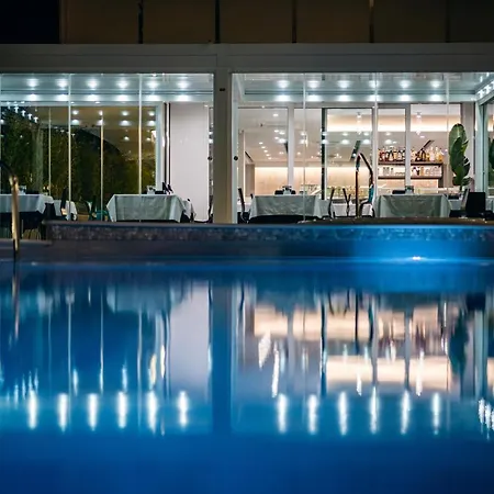 Waldorf Palace Hotel 4*