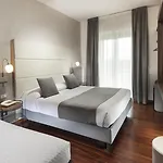 Waldorf Palace