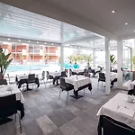 Waldorf Palace