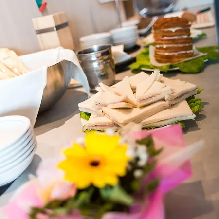 Waldorf Palace Szálloda