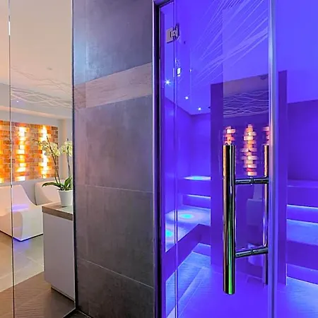 Waldorf Palace Hotel 4*