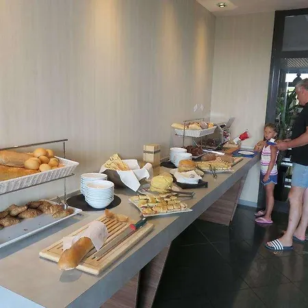 Waldorf Palace קאטוליקה