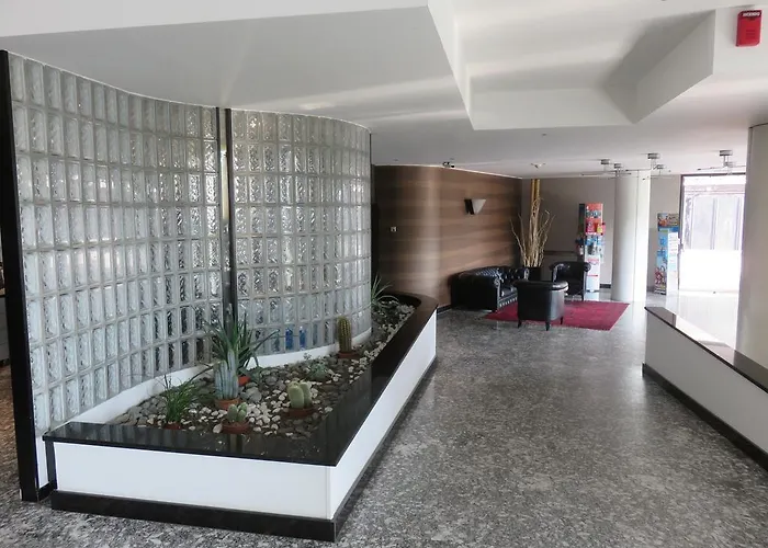 Waldorf Palace Hotel 4*